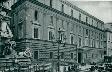 Palazzo Gravina-Napoli.jpg