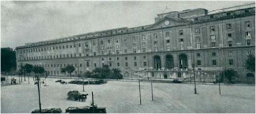 Piazza Carlo III-Napoli.jpg